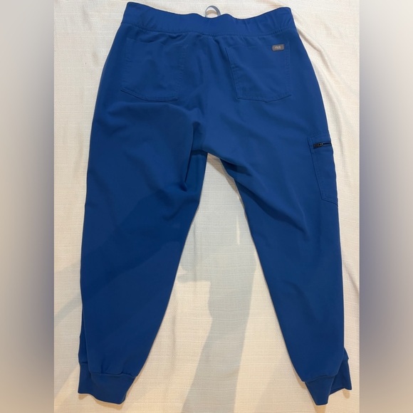 Figs Women’s Scrub Jogger Pants Size Large Petite - Picture 2 of 9